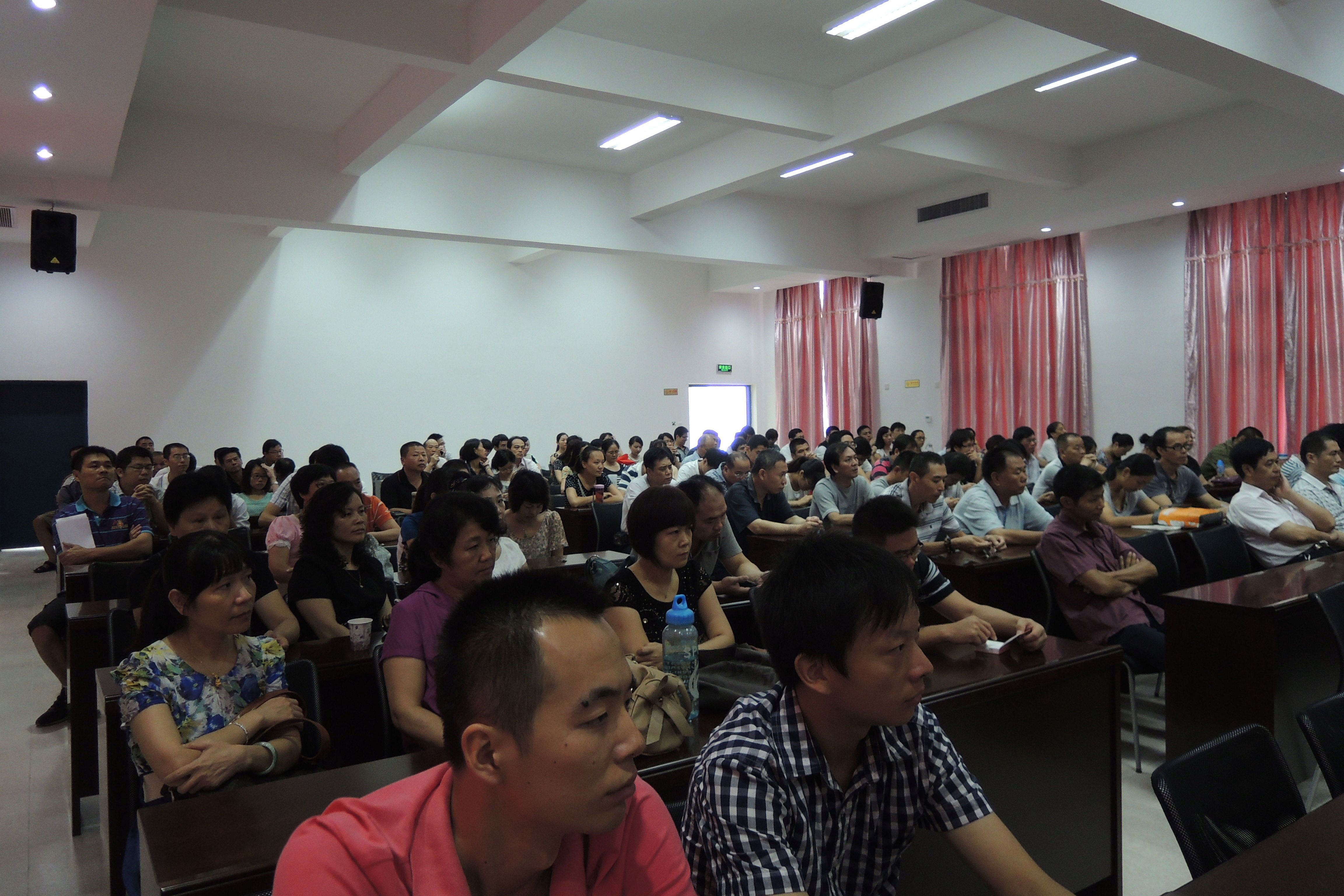 张美青校长在2013-2014学年教师大会上的讲话(图3)