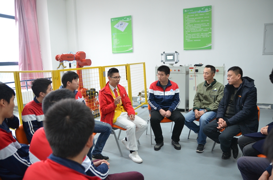 十九大代表和世界技能大赛冠军走进一技师(图15)