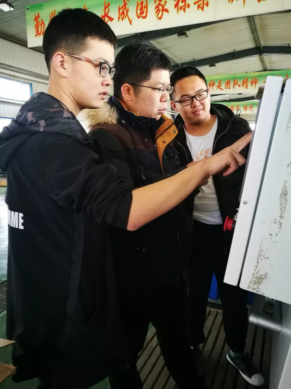 援疆教师郑棋雨：将工匠精神融入课堂(图2)