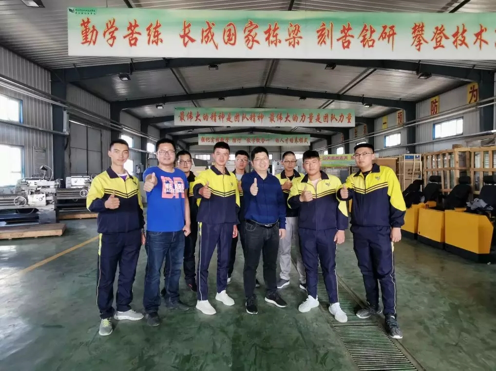 援疆教师郑棋雨：将工匠精神融入课堂(图4)