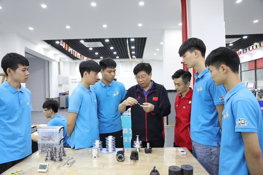 宋放之教授莅临学院指导(图2)