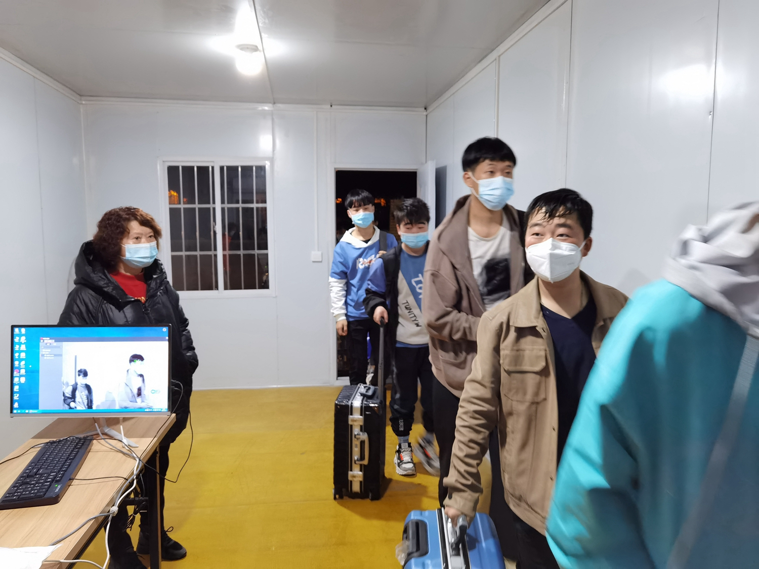 福州澳门永利集团“点对点”包专列  接定西师生平安返校(图3)