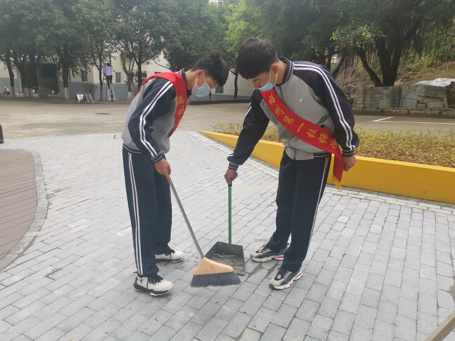 学院开展2021年学雷锋系列主题活动(图2)
