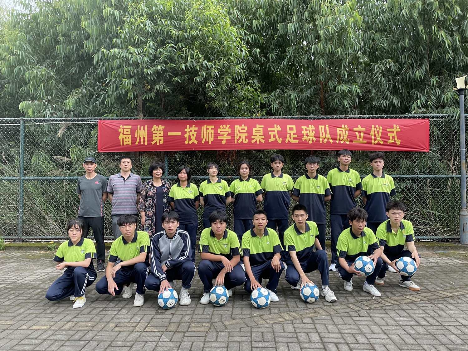 2-2105221P63XY.jpg