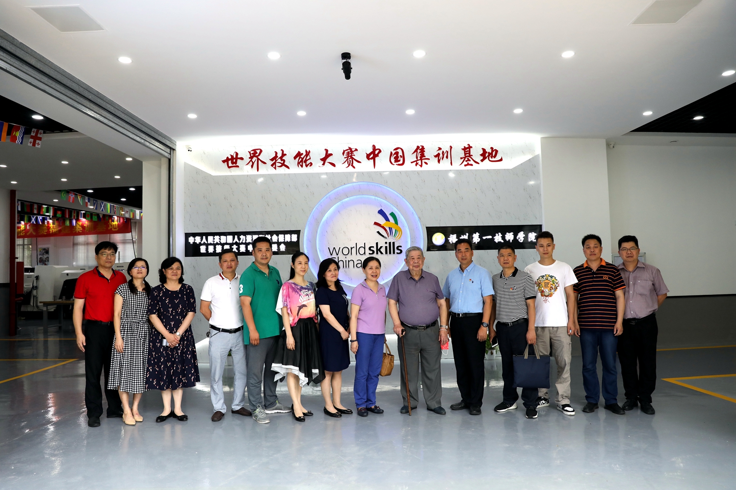 【党史学习教育】省人社厅离休老干部赴澳门永利集团开展党史学习教育活动(图4)