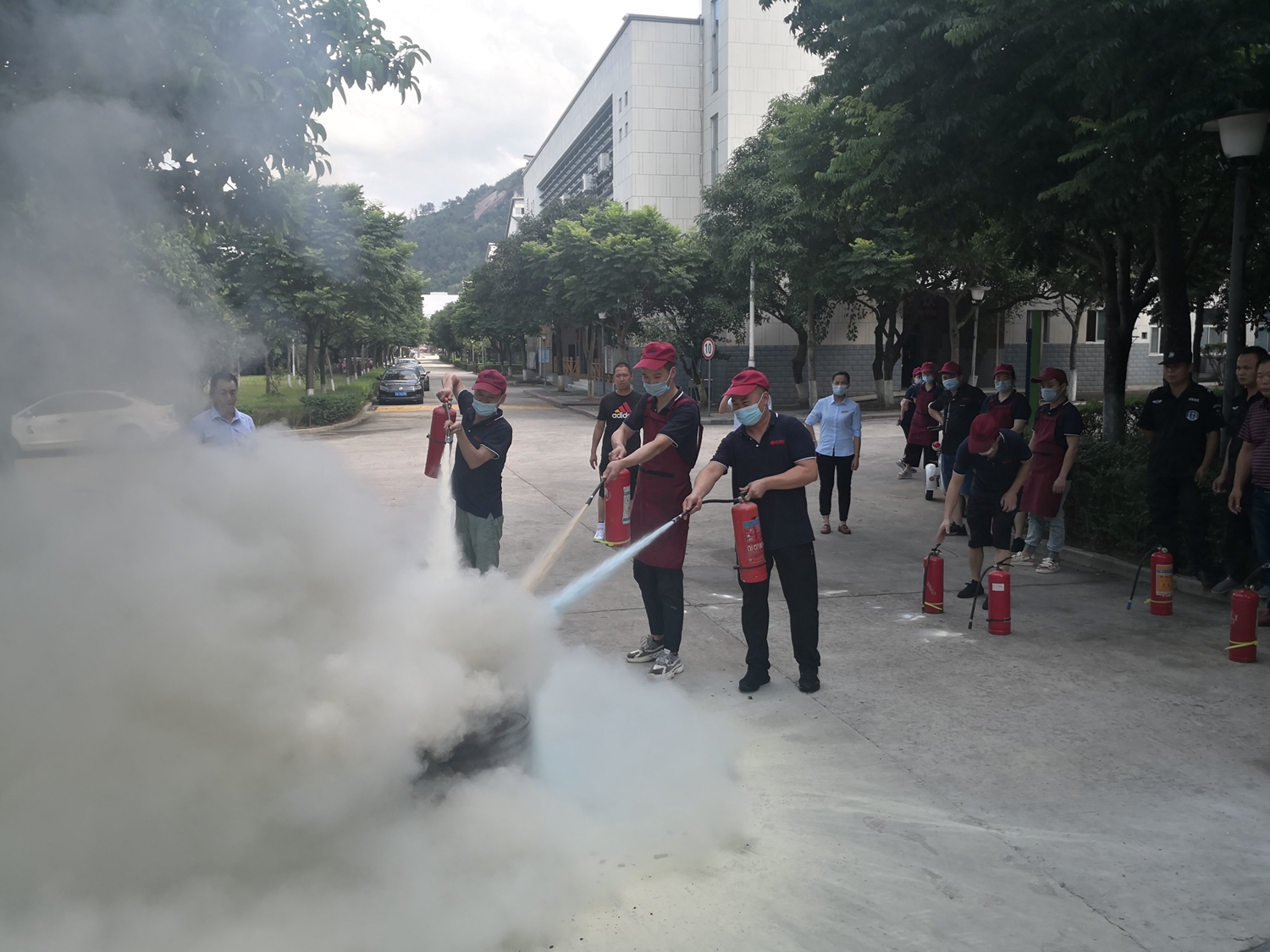 澳门永利集团开展重点岗位人员消防培训(图2)