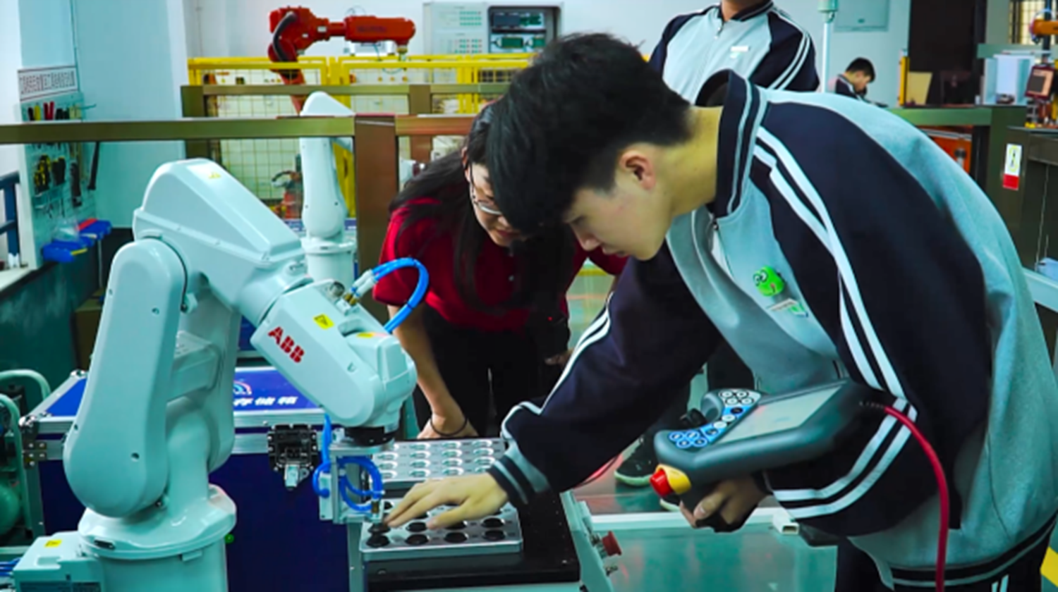 学院深入开展2021年职业教育活动周  暨技能节活动(图13)
