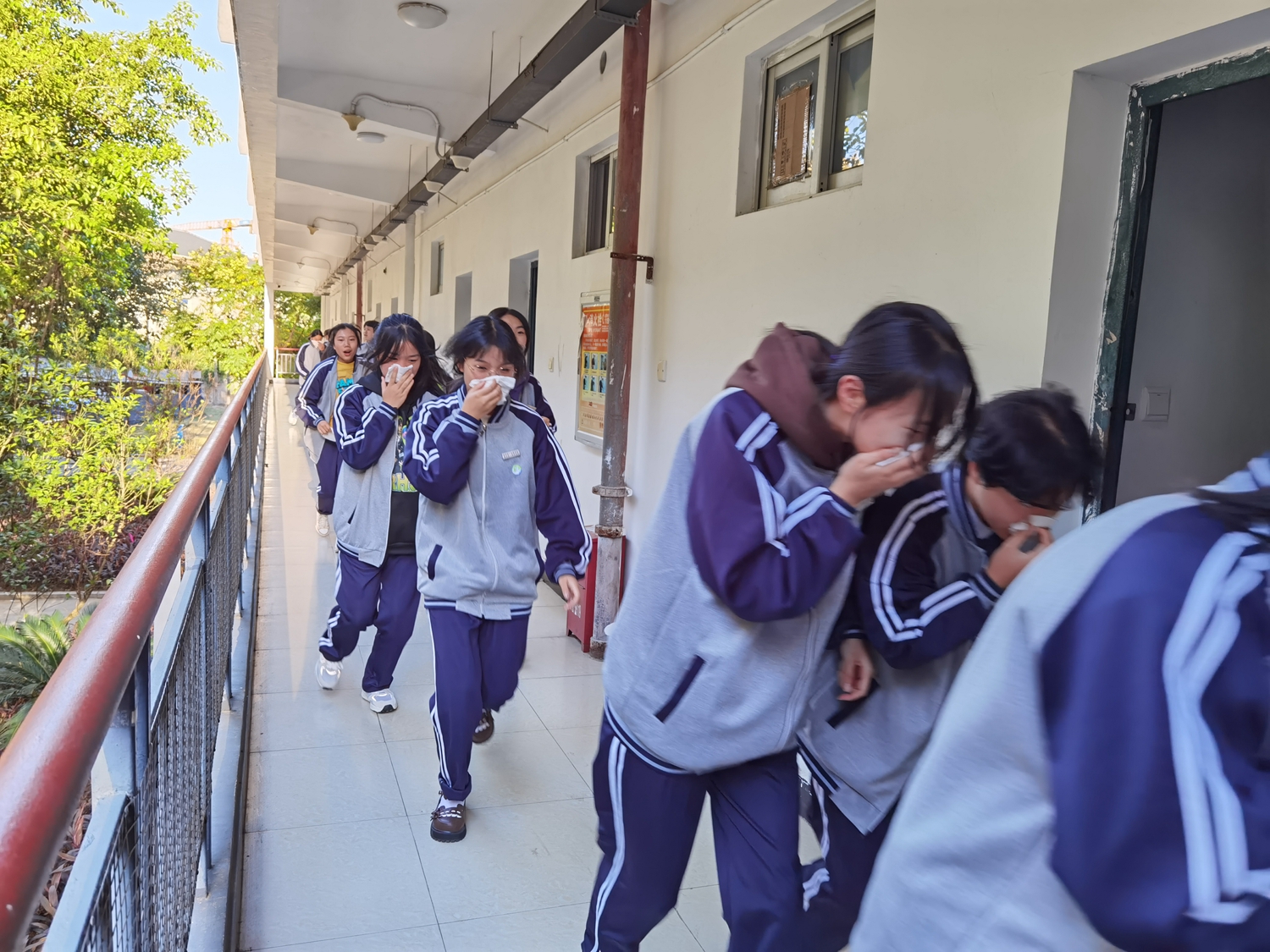 澳门永利集团开展消防安全培训和疏散演练活动(图3)