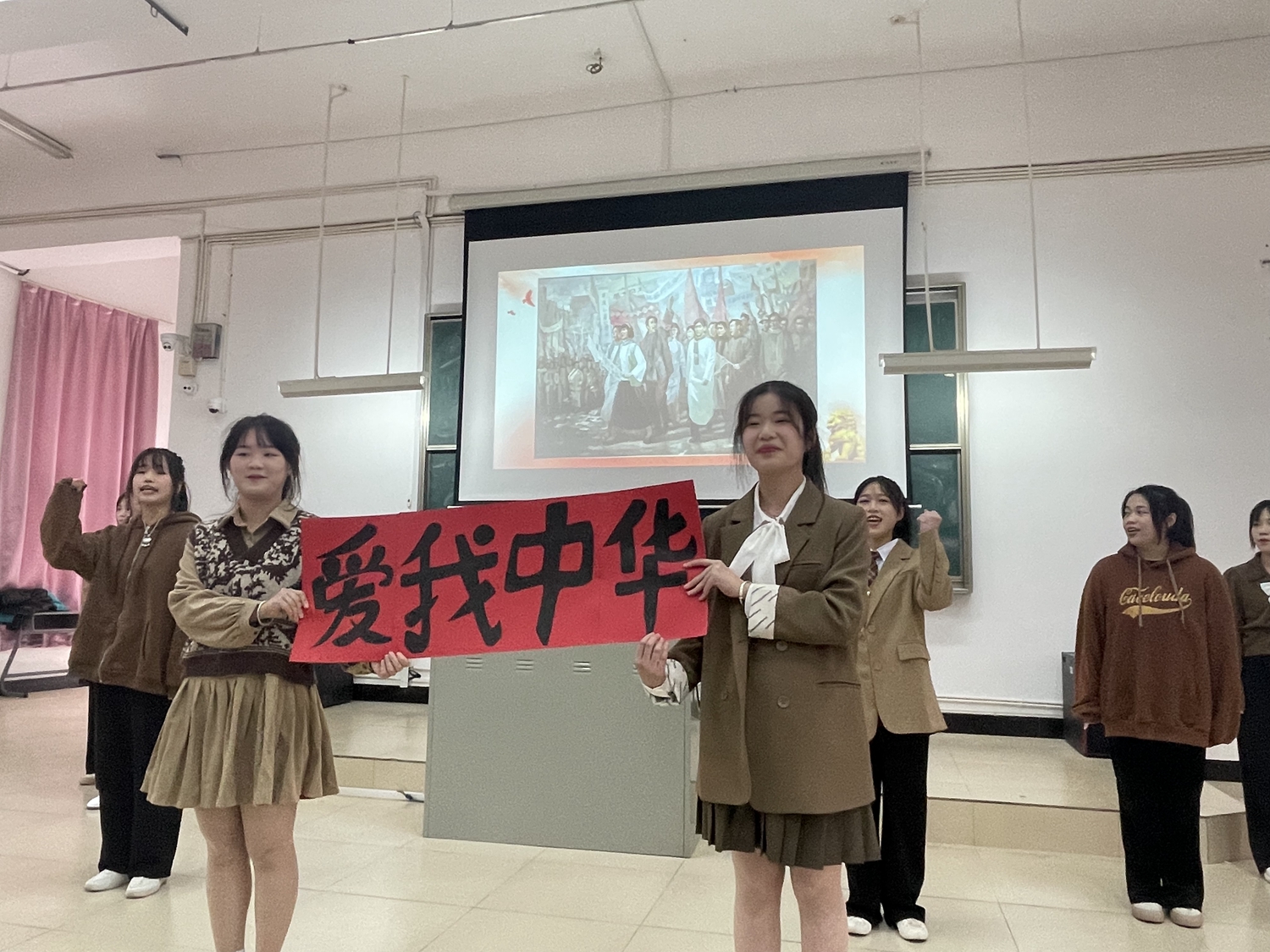 学院举行第四届“经典诵读”大赛(图3)
