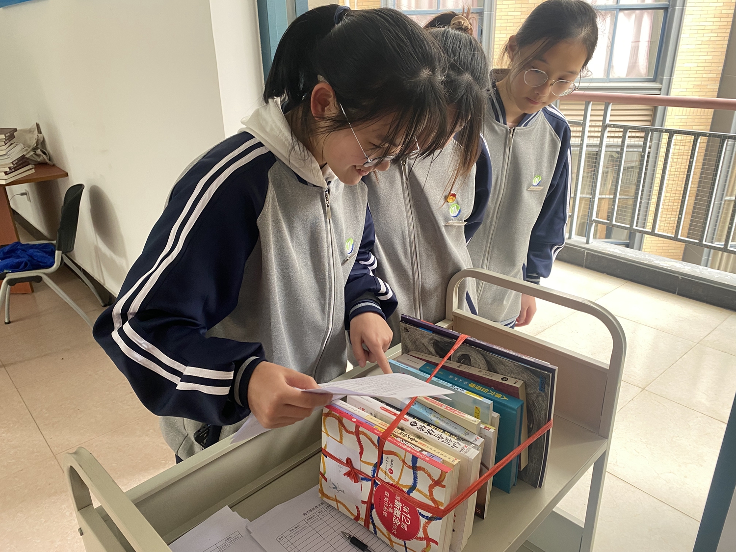 澳门永利集团开展图书漂流暨开学第一课活动(图4)
