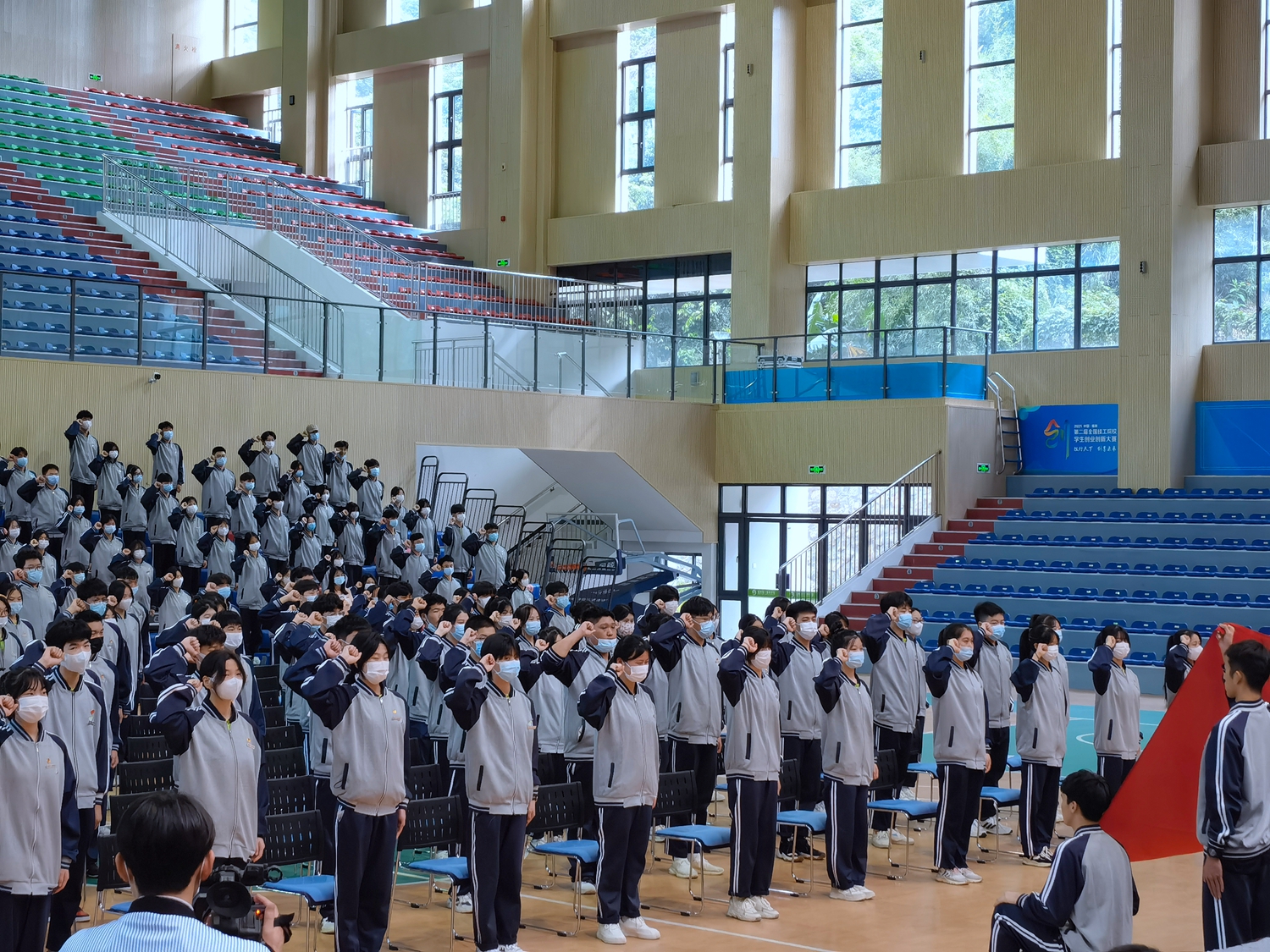 澳门永利集团举行庆建团百年暨新团员入团宣誓仪式(图5)