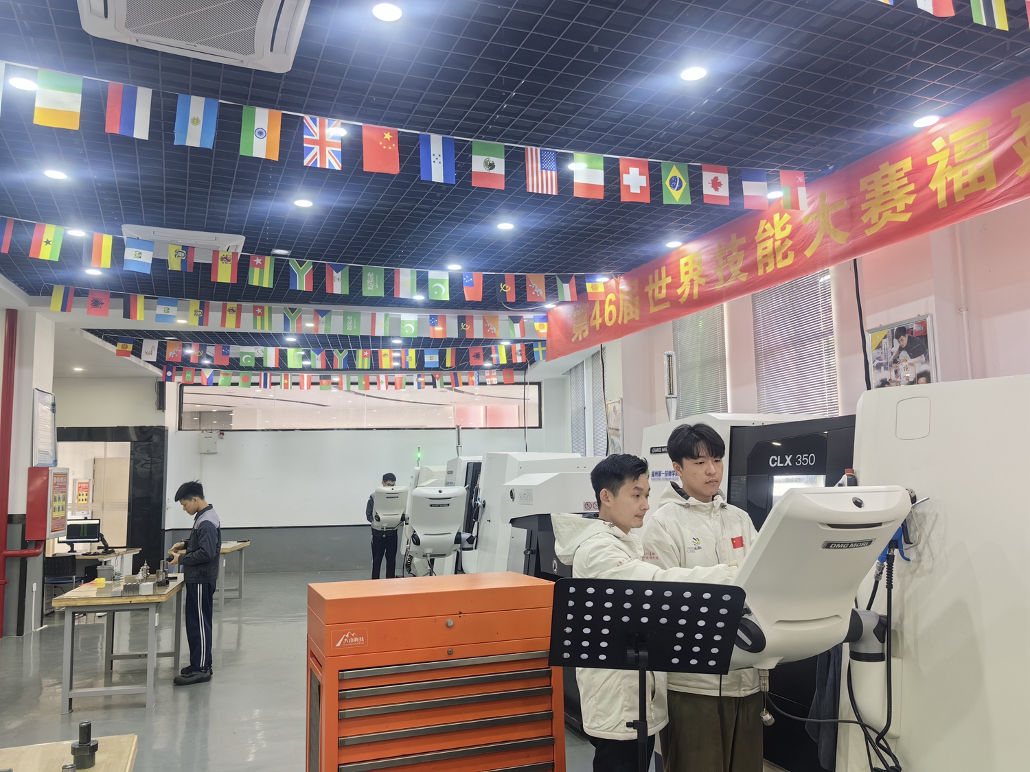【开训】技“兔”闪耀   筑梦赛场(图3)