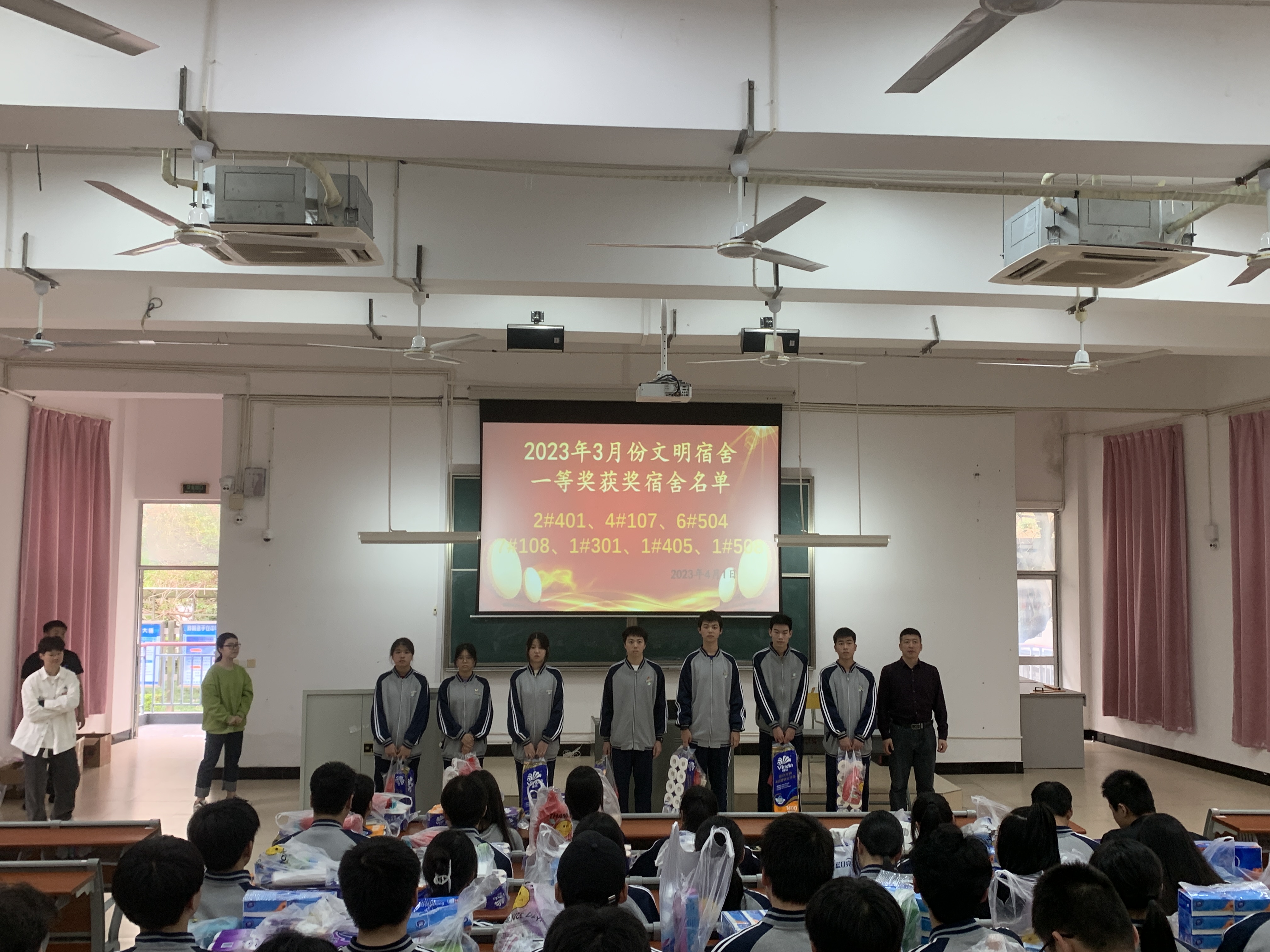澳门永利集团常态化开展“文明宿舍”表彰(图2)