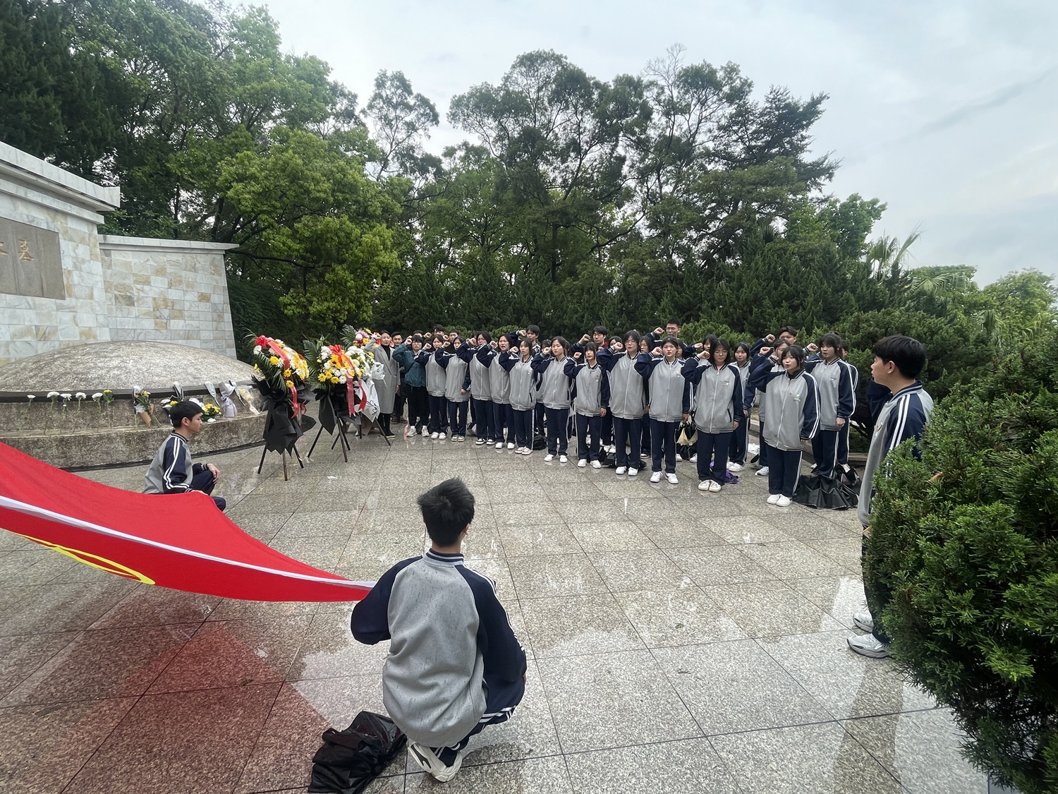 澳门永利集团积极参与“百园千校清明祭英烈”活动(图4)