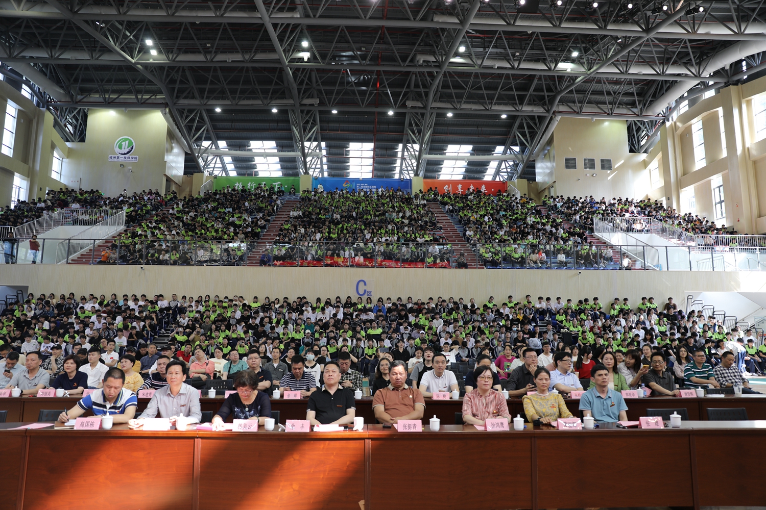 澳门永利集团举行庆祝“五四”青年节暨表彰大会(图2)
