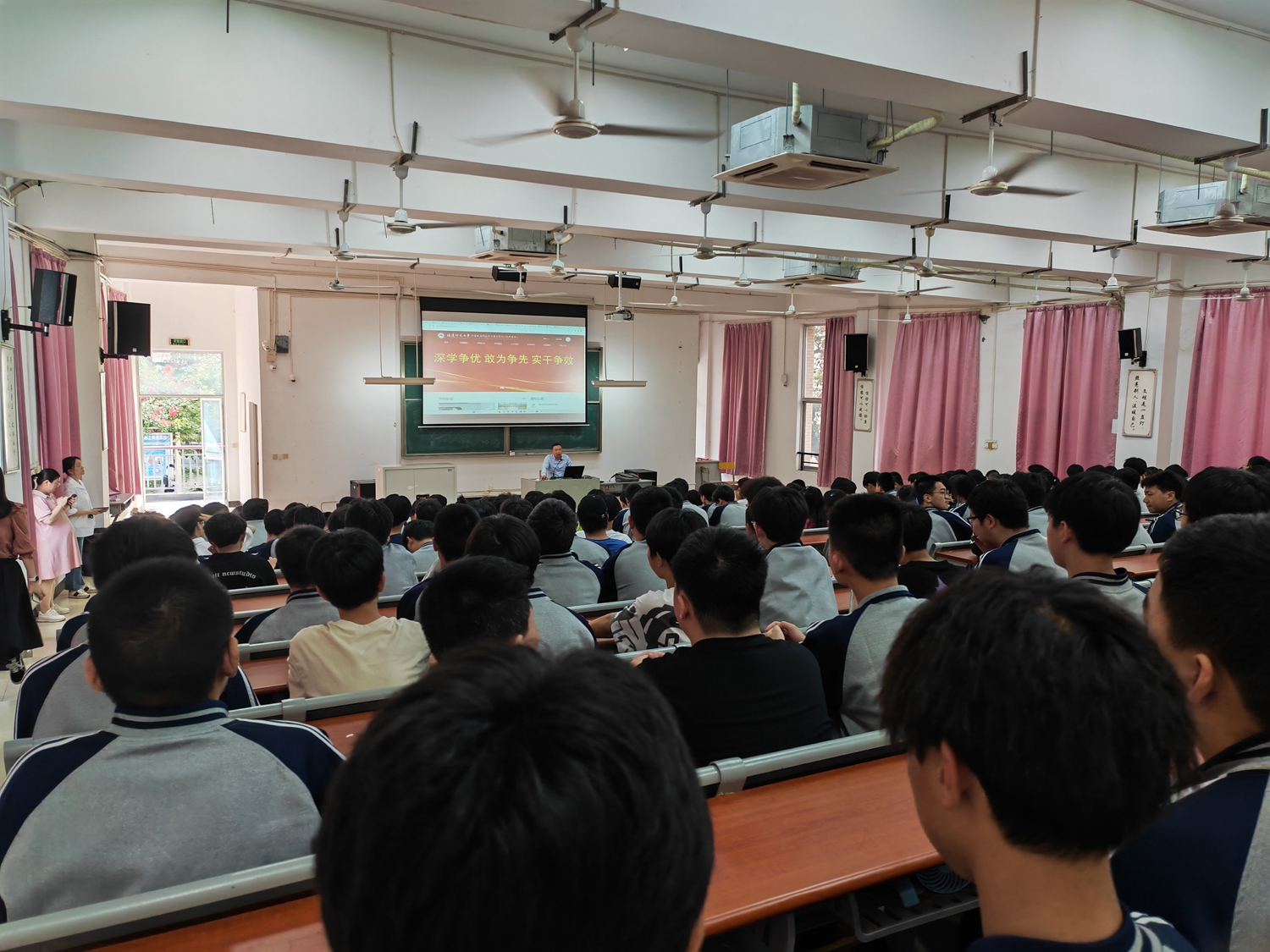 【职业活动周系列报道⑤】澳门永利集团举行网络空间安全讲座(图2)